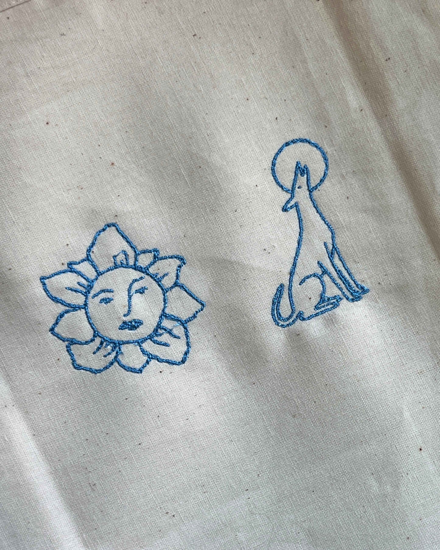 Broderet navnemaskot #44 (vælg motiv og tekst)