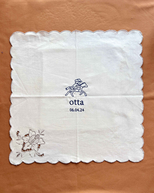 Broderet navnemaskot #28 (vælg motiv og tekst)