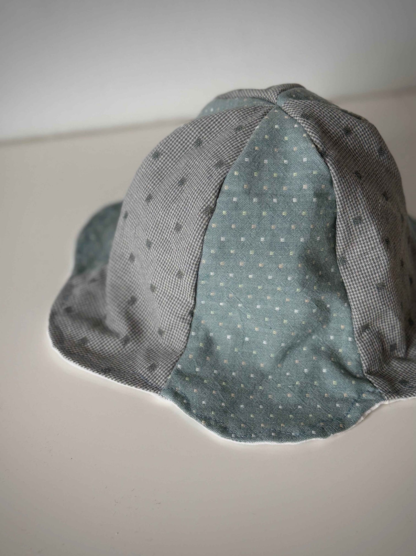 SMØRBLOMST sommerhat