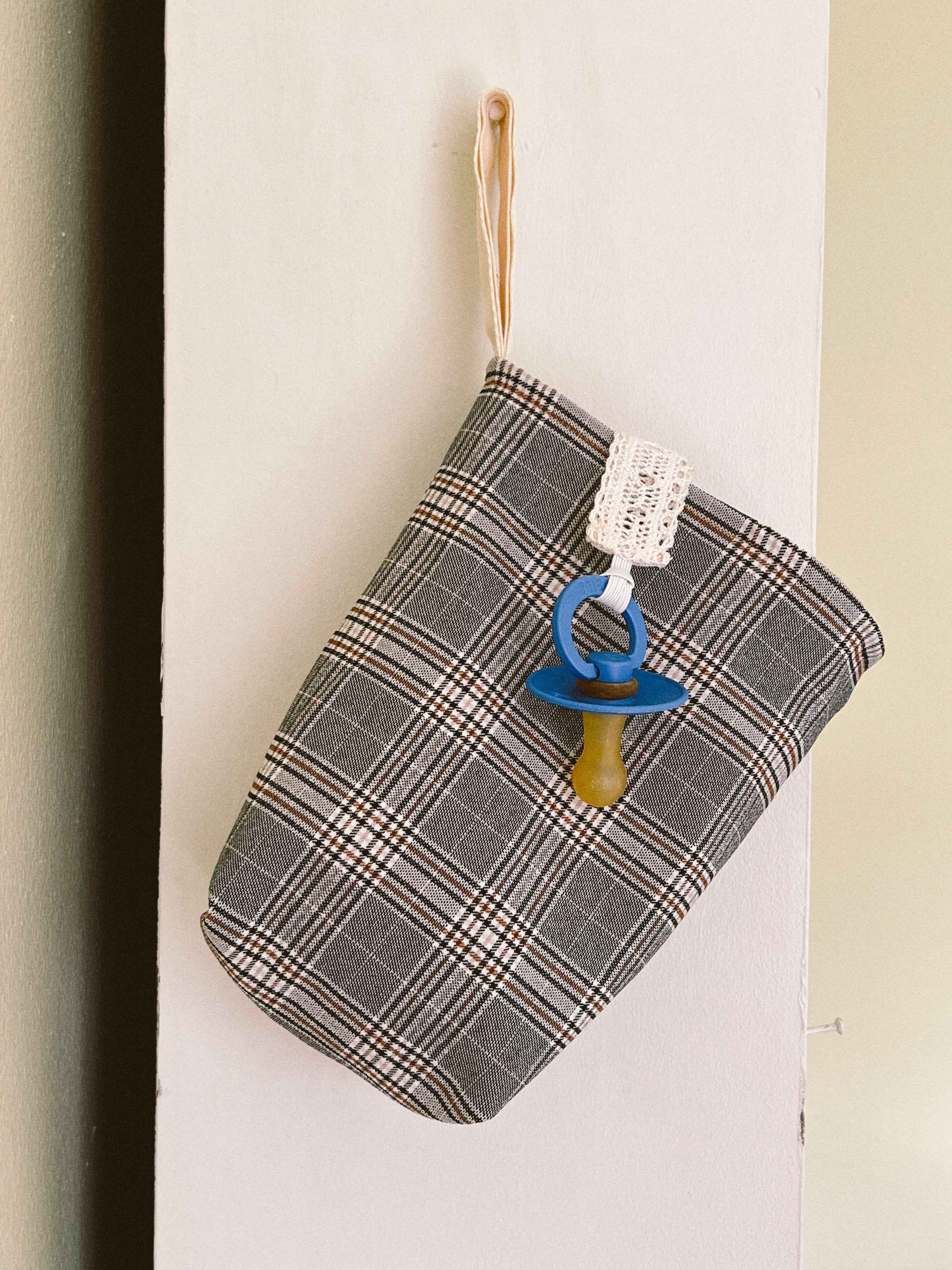MOON POUCH #18