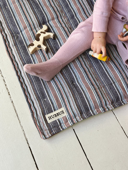 Hand-quilted baby mat - 71x74cm