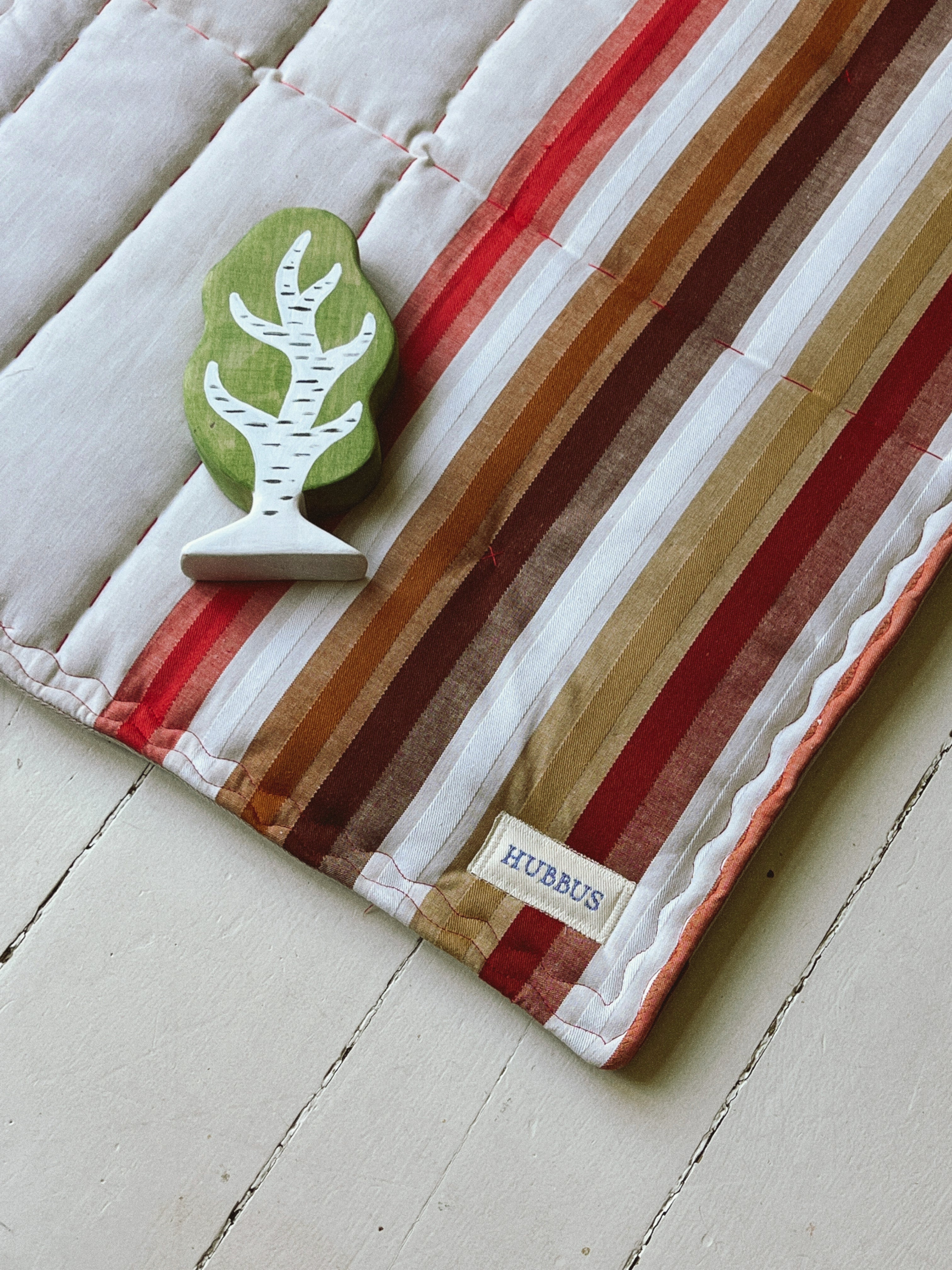 Hand-quilted baby mat - 68x60cm