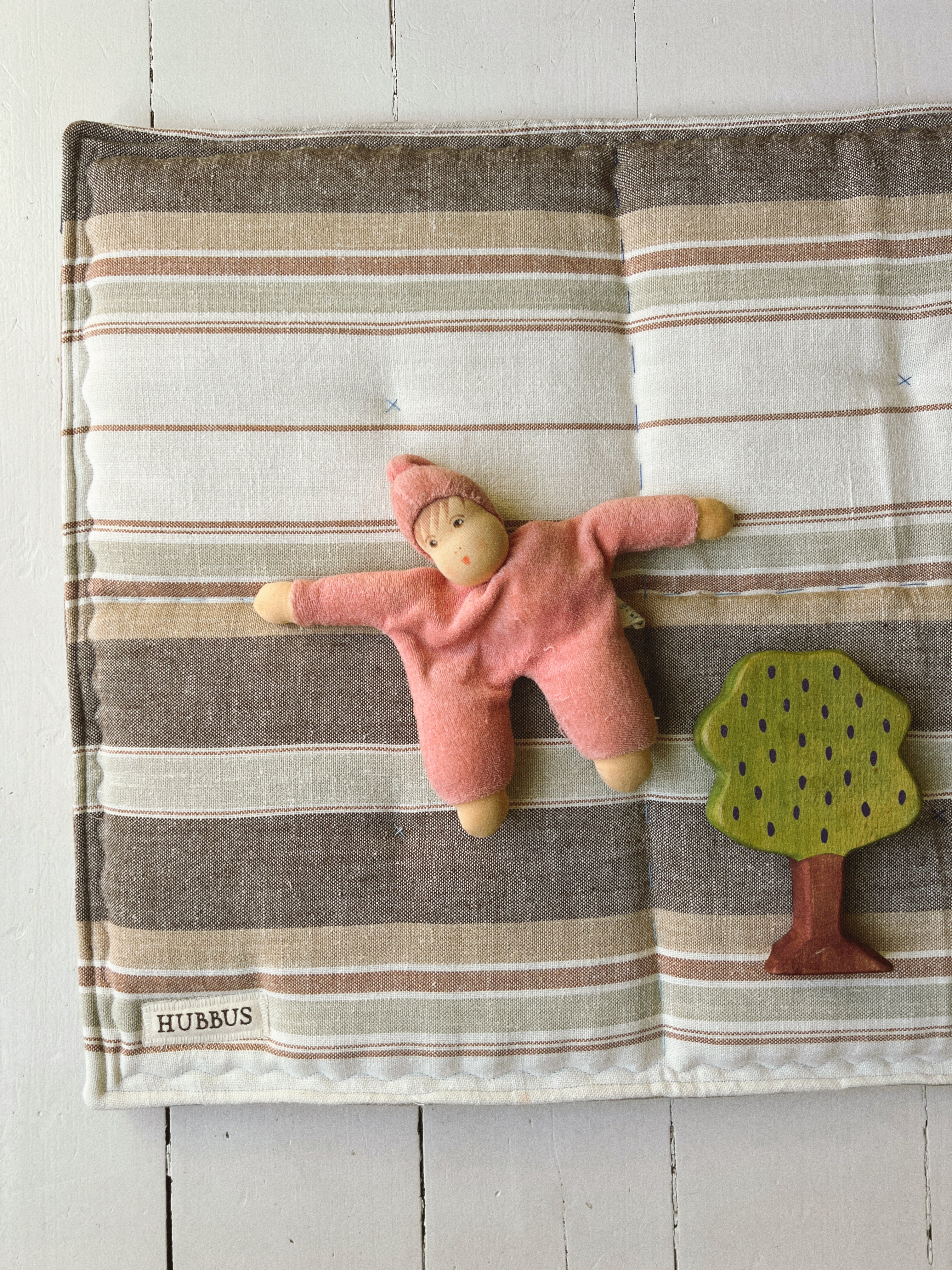 Hand-quilted baby mat - 70x60cm