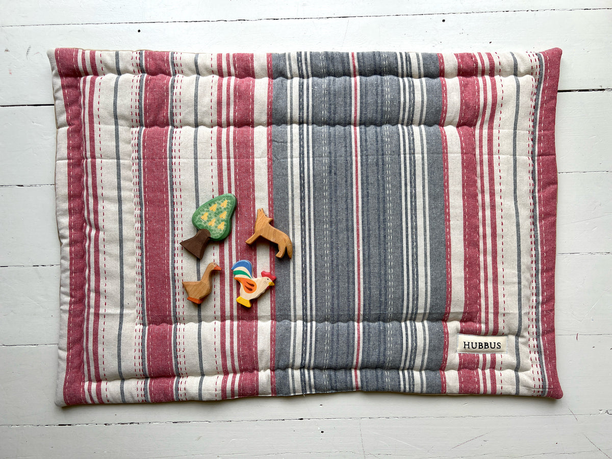 Quilted baby playmat