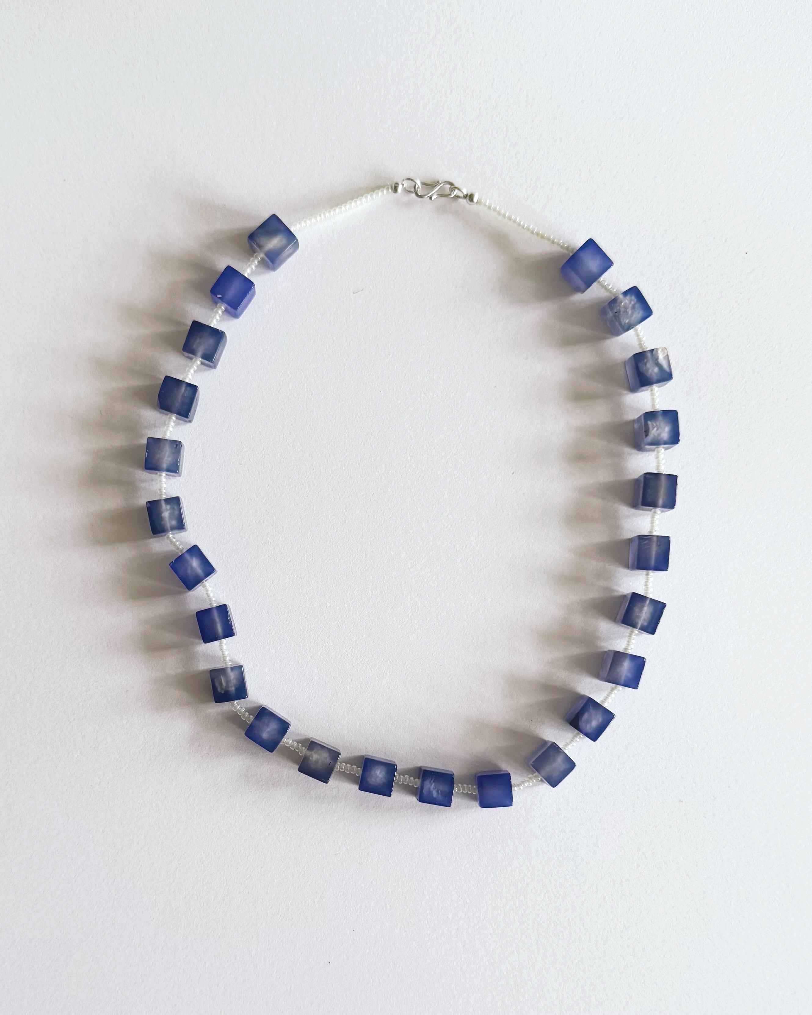 NECKLACE 37