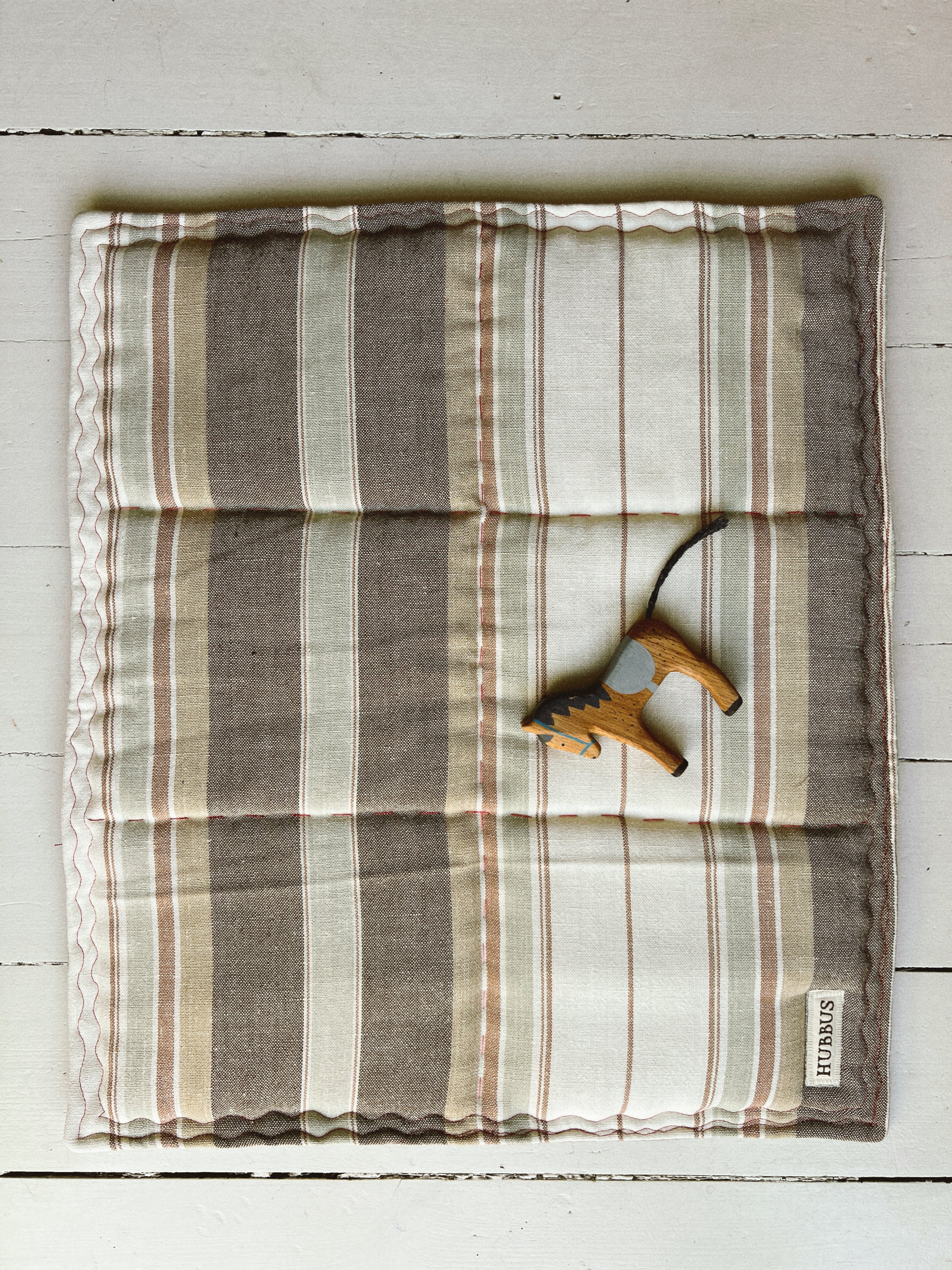 Hand-quilted baby mat - 68x60cm