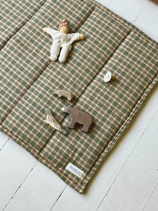 Hand-quilted baby mat - 88x73cm