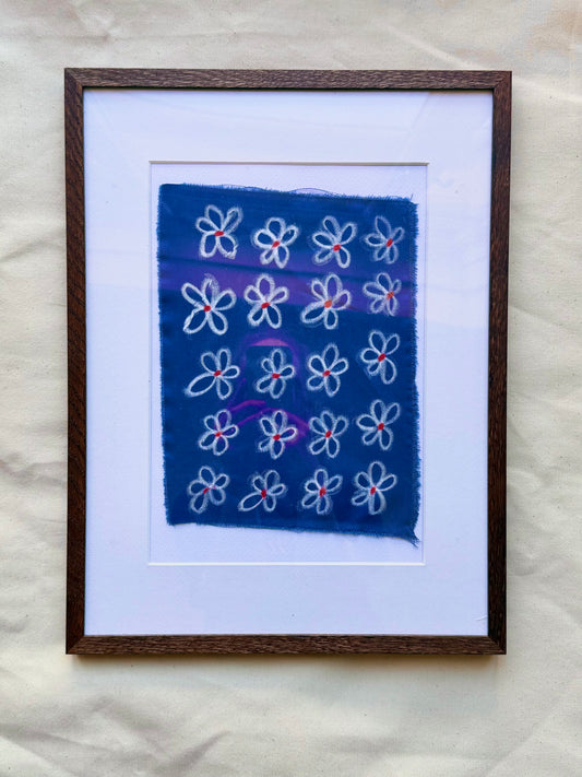 DAISY PÅ DENIM (hvid/rød)