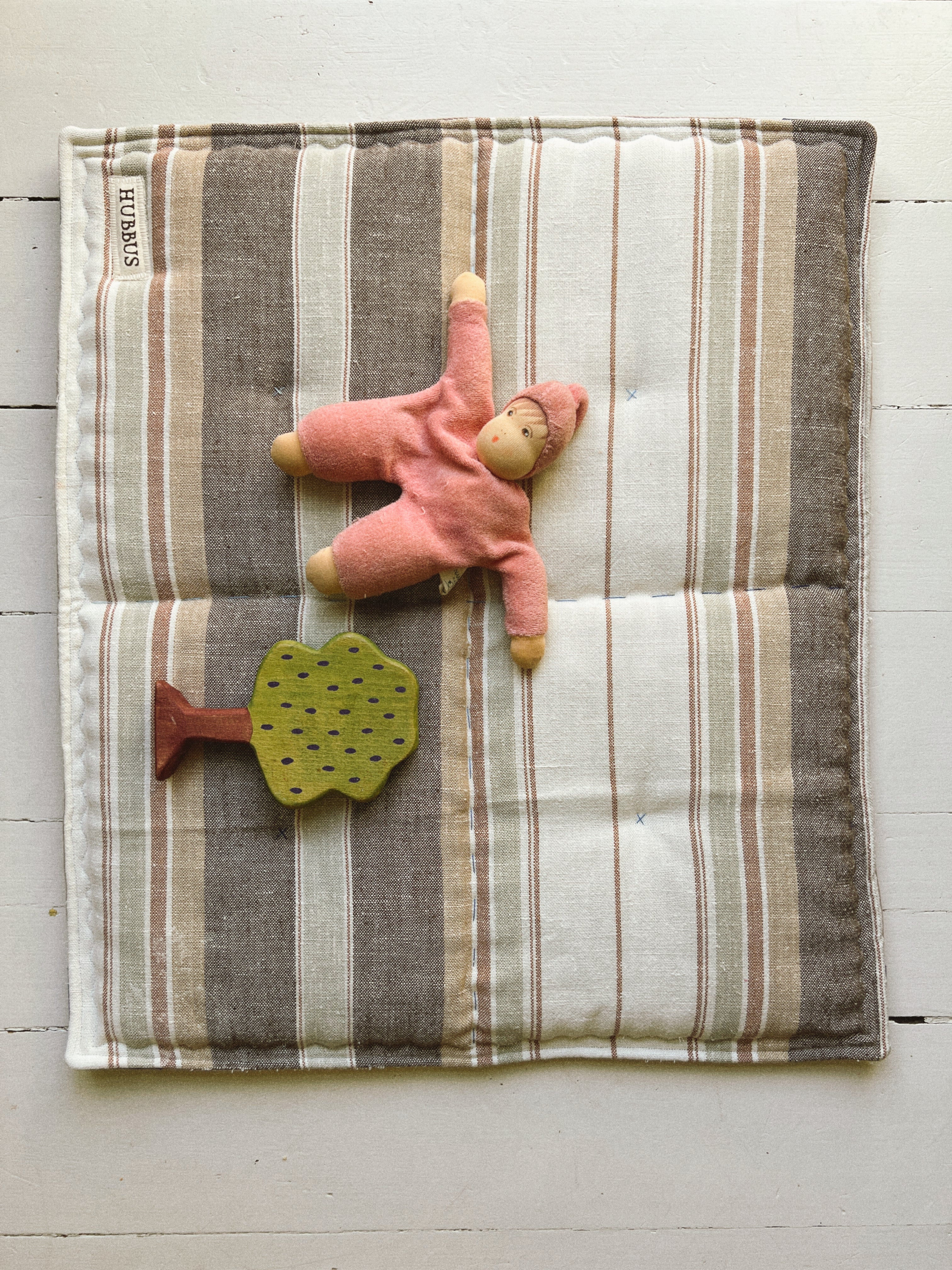 Hand-quilted baby mat - 70x60cm