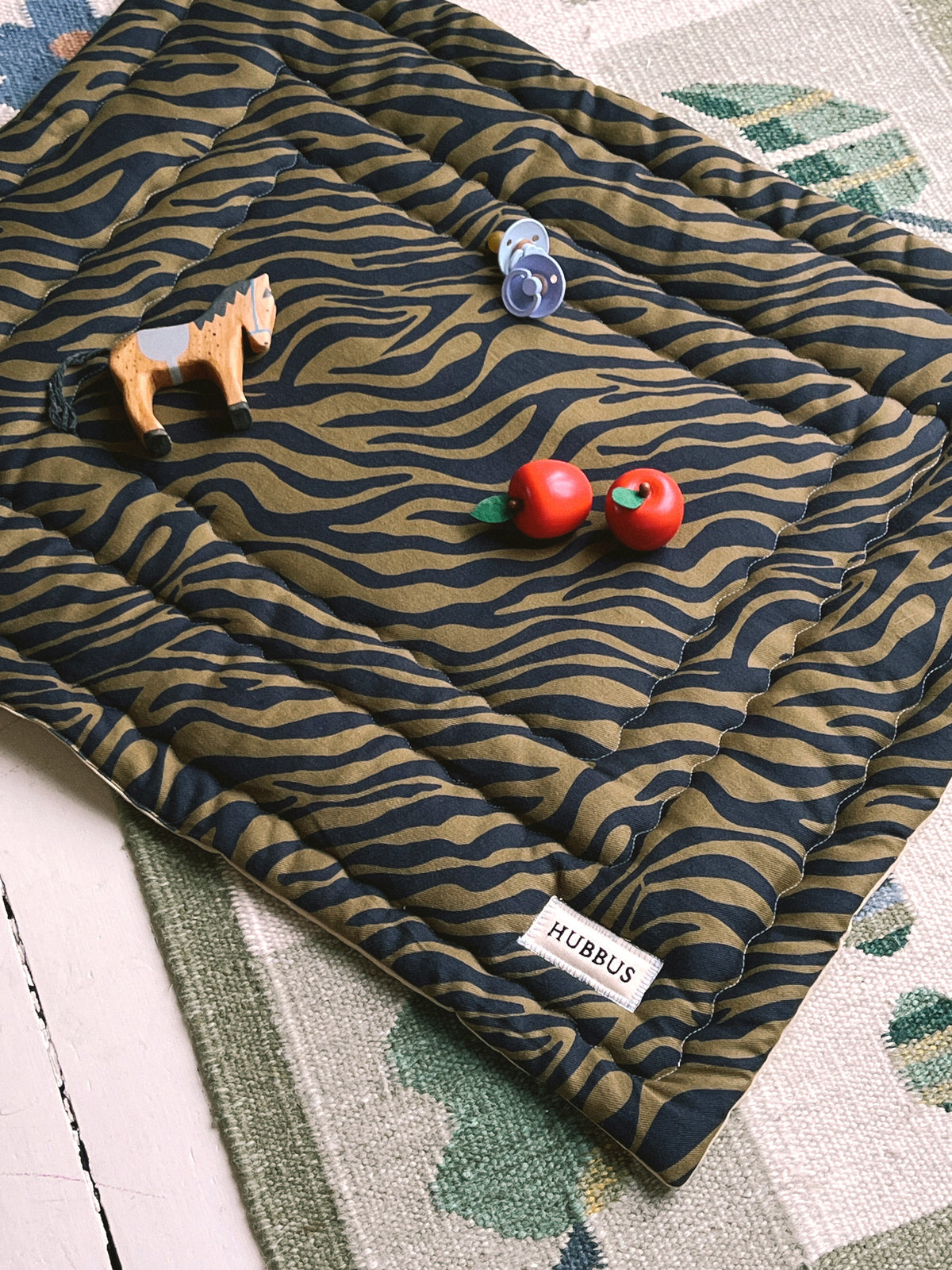 Hand-quilted baby mat. ZEBRA preorder.