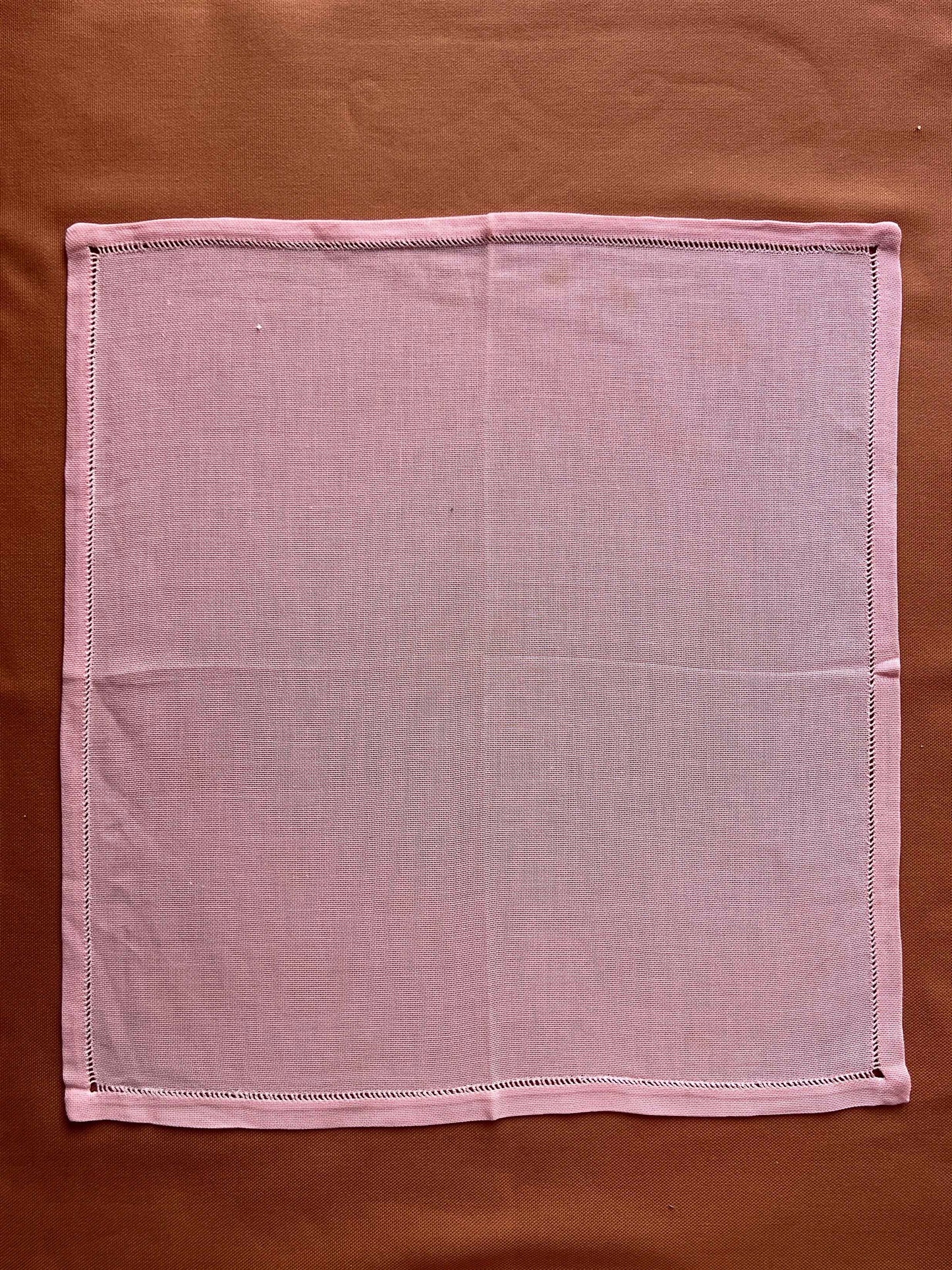 Broderet navnemaskot #31 (vælg motiv og tekst)