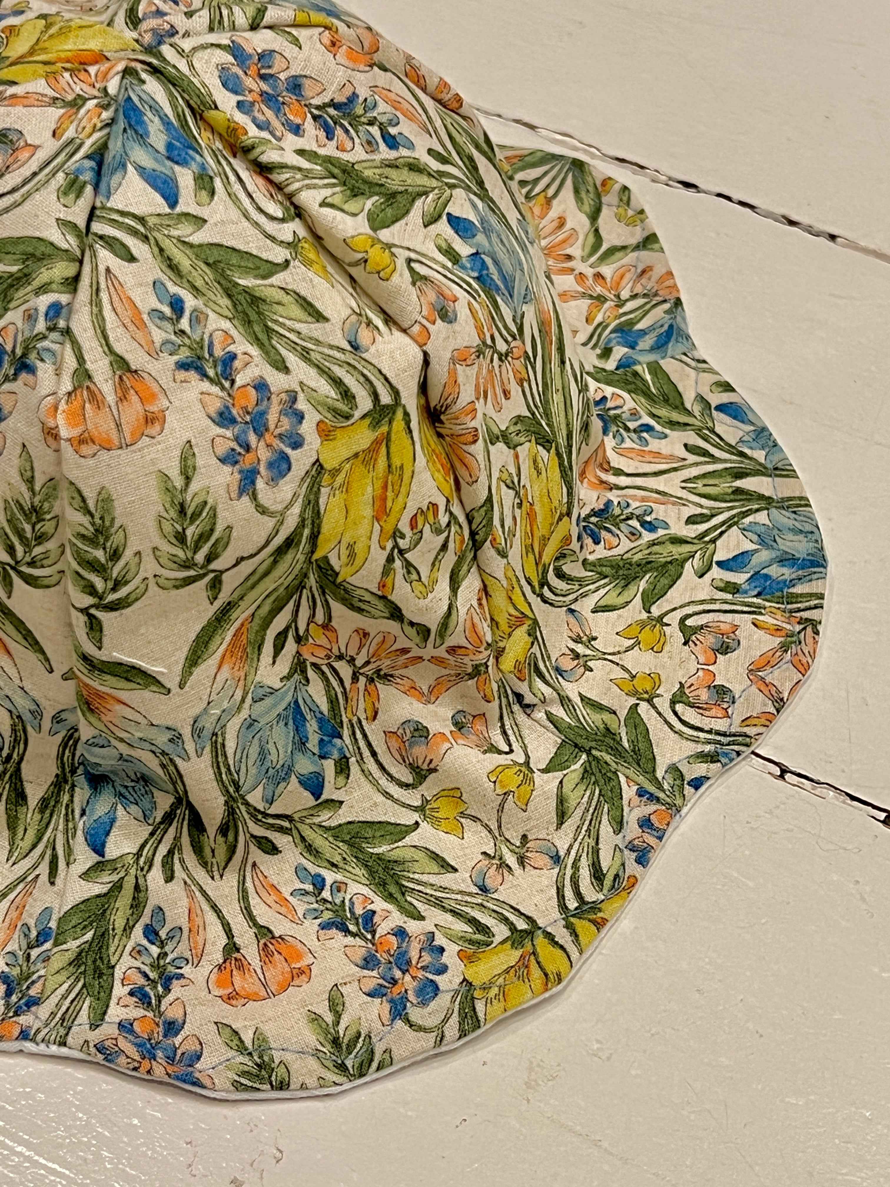 SMØRBLOMST sommerhat
