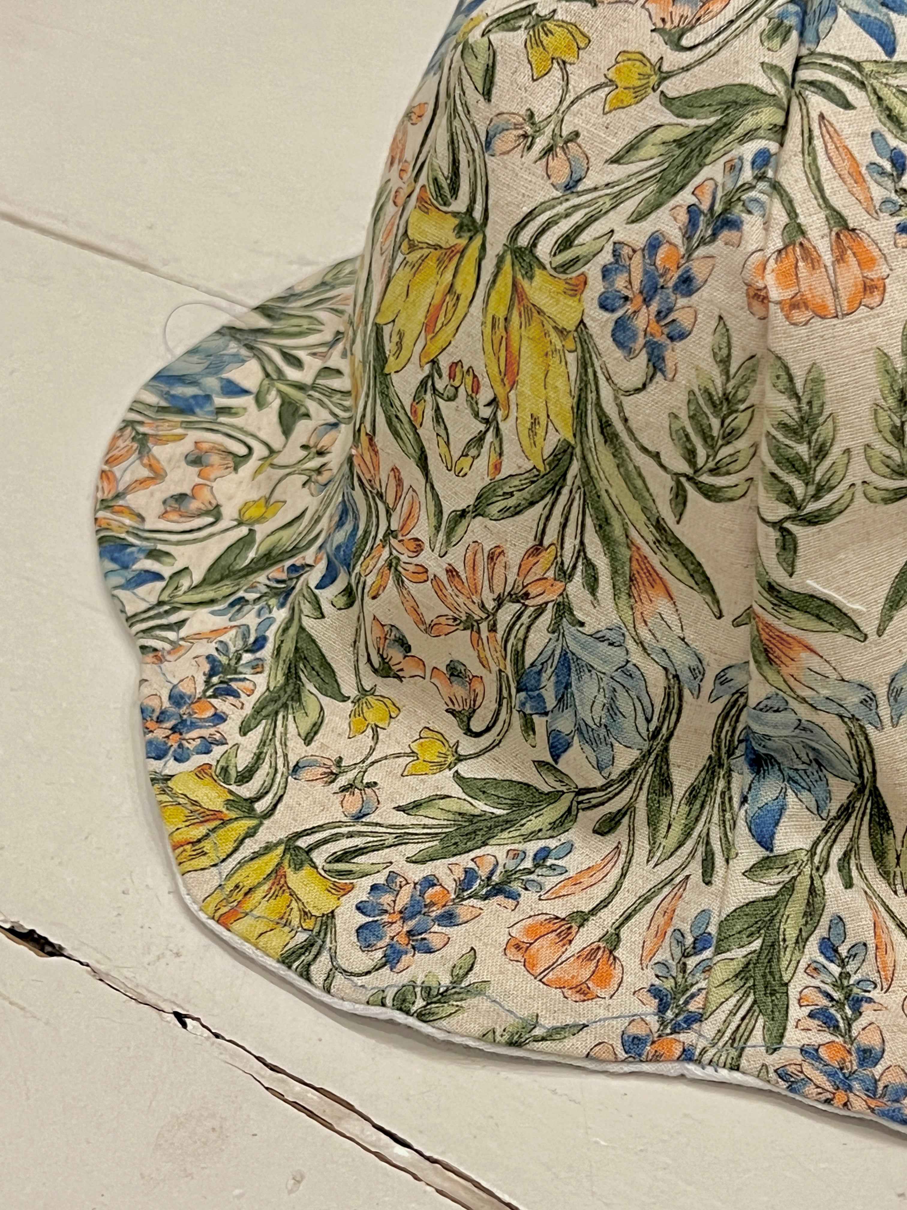 SMØRBLOMST sommerhat