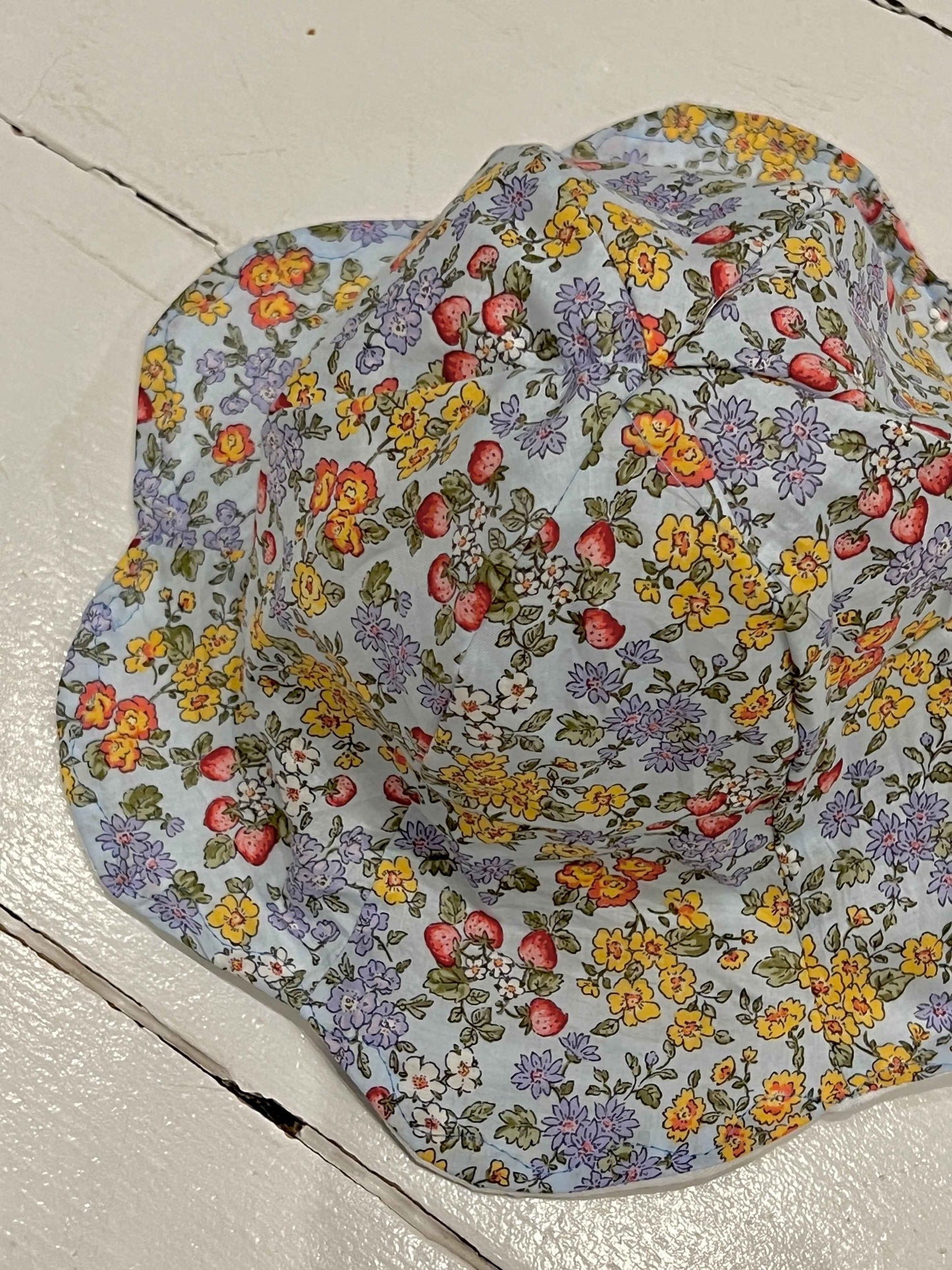 SMØRBLOMST sommerhat