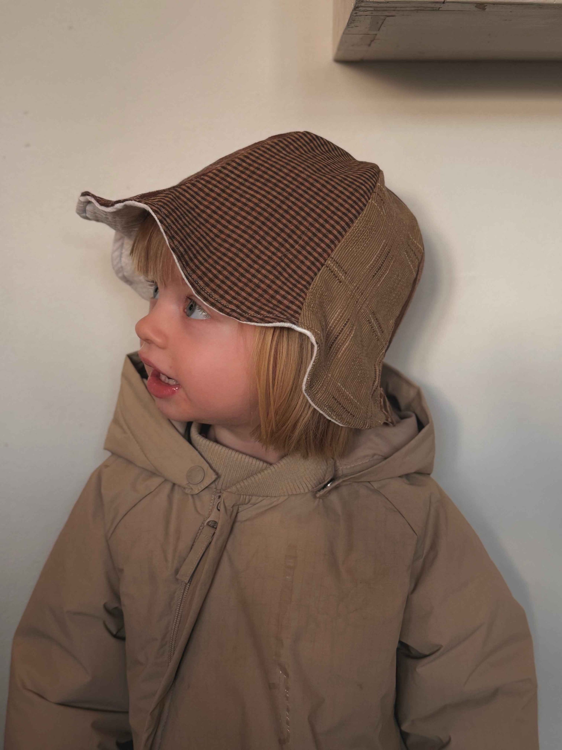 SMØRBLOMST sommerhat