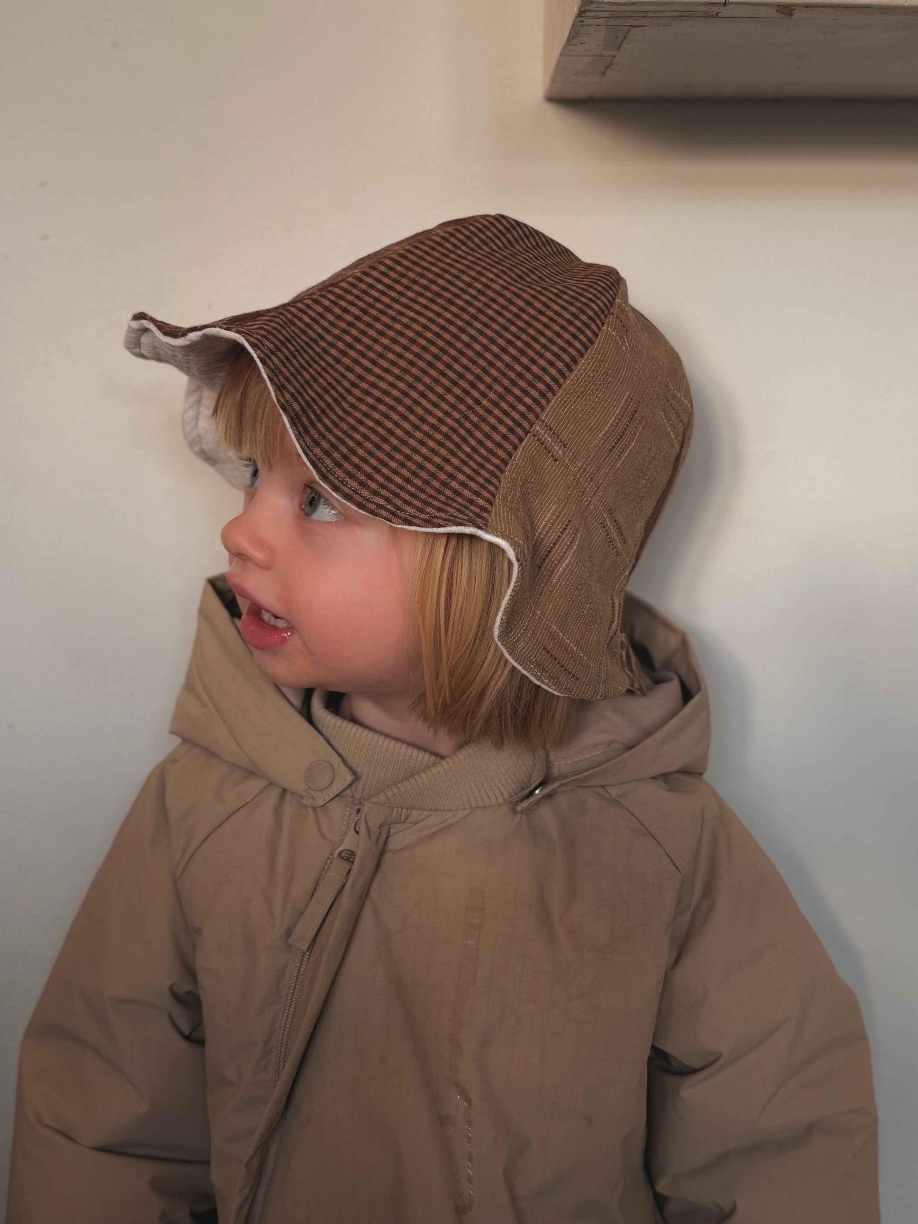 SMØRBLOMST sommerhat