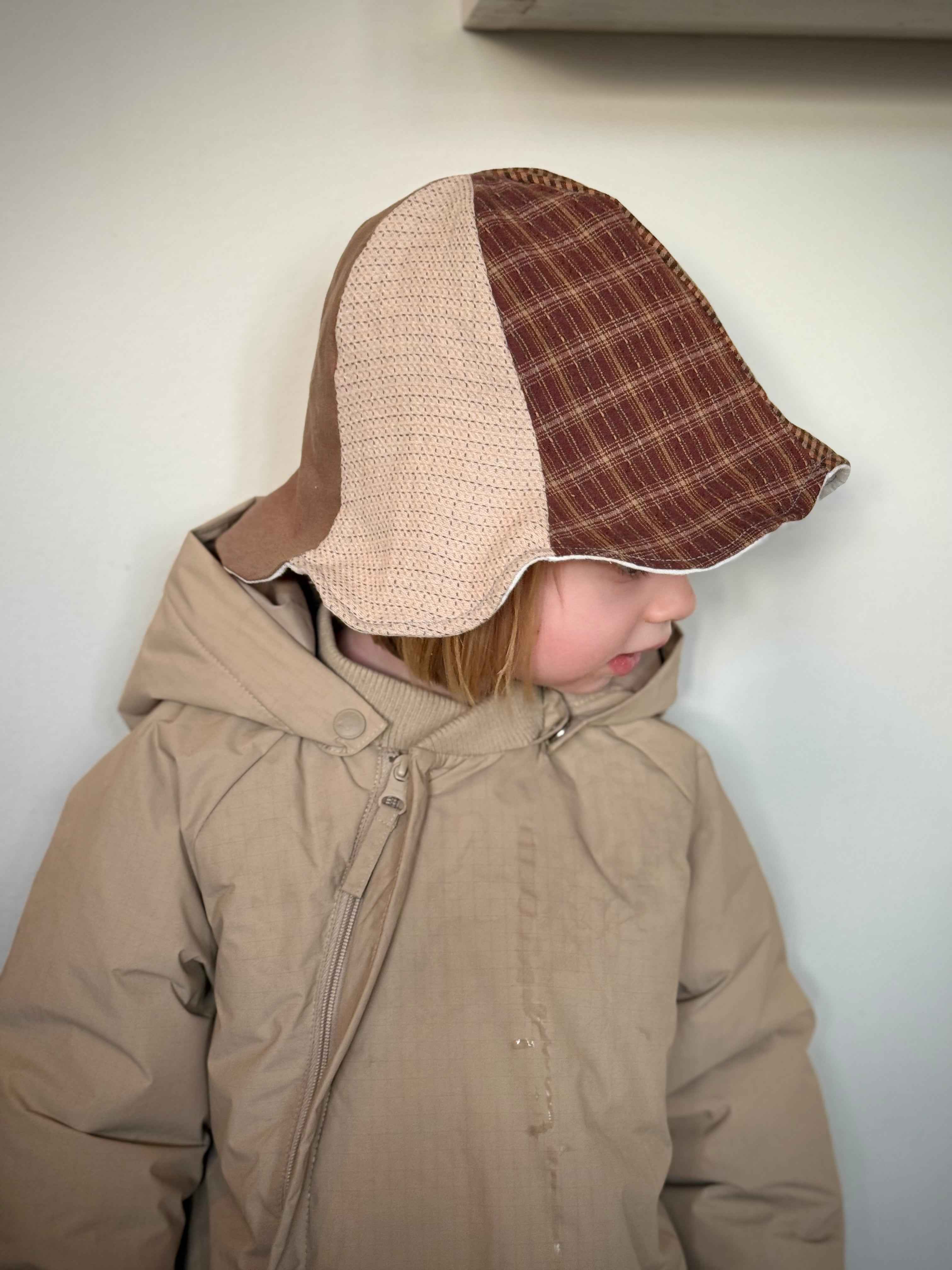 SMØRBLOMST sommerhat
