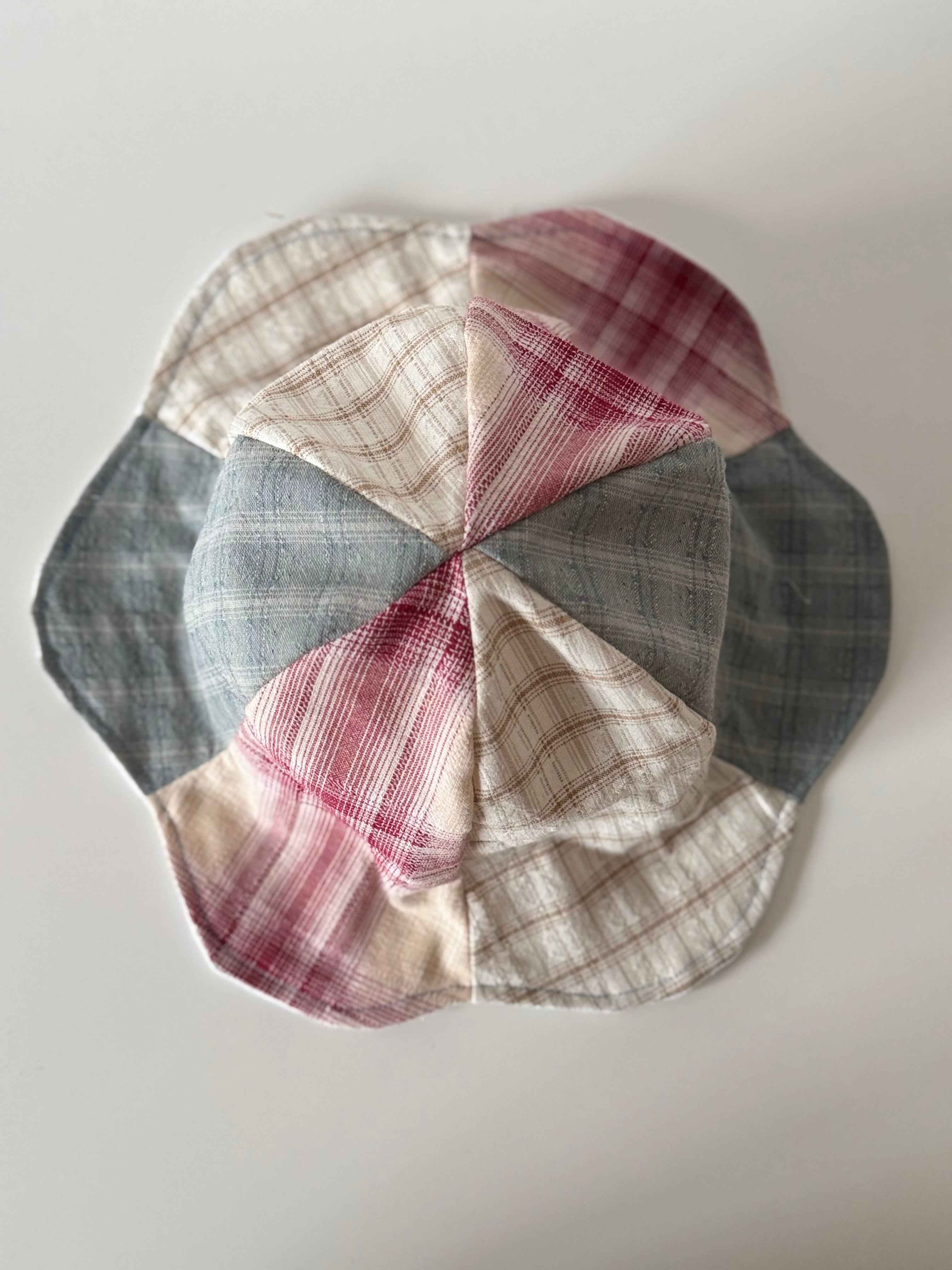 SMØRBLOMST sommerhat